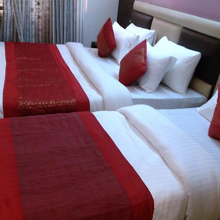 Hotel Snow White Inn Нью-Дели Экстерьер фото