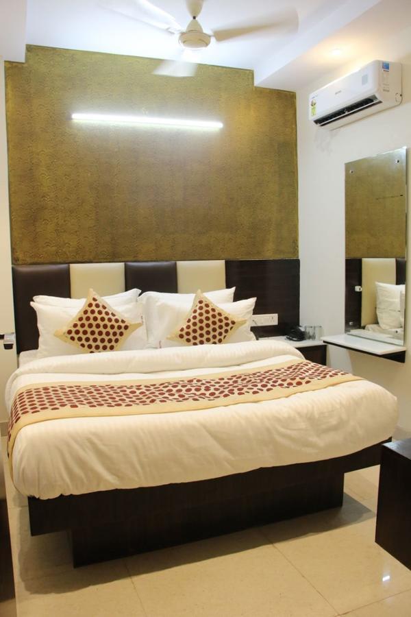 Hotel Snow White Inn Нью-Дели Экстерьер фото