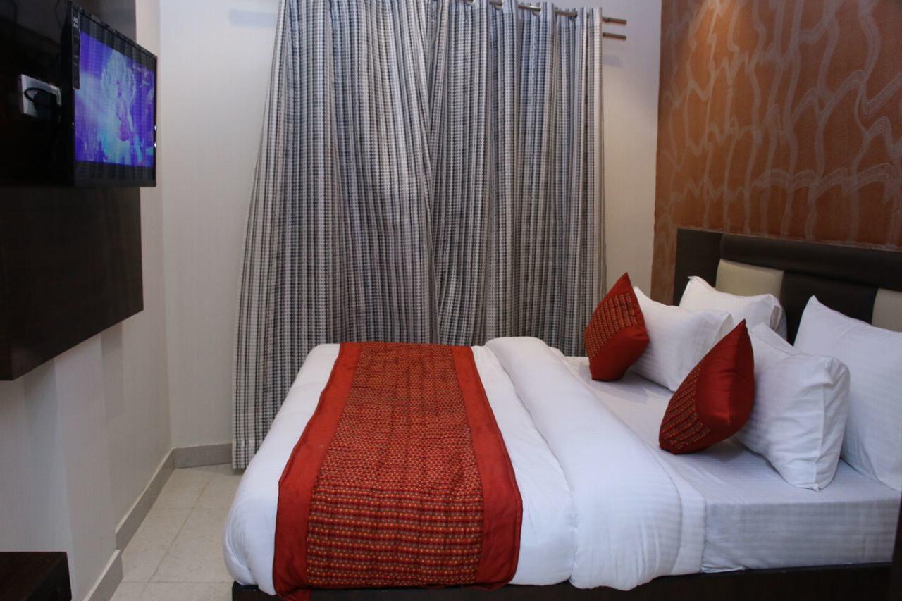 Hotel Snow White Inn Нью-Дели Экстерьер фото