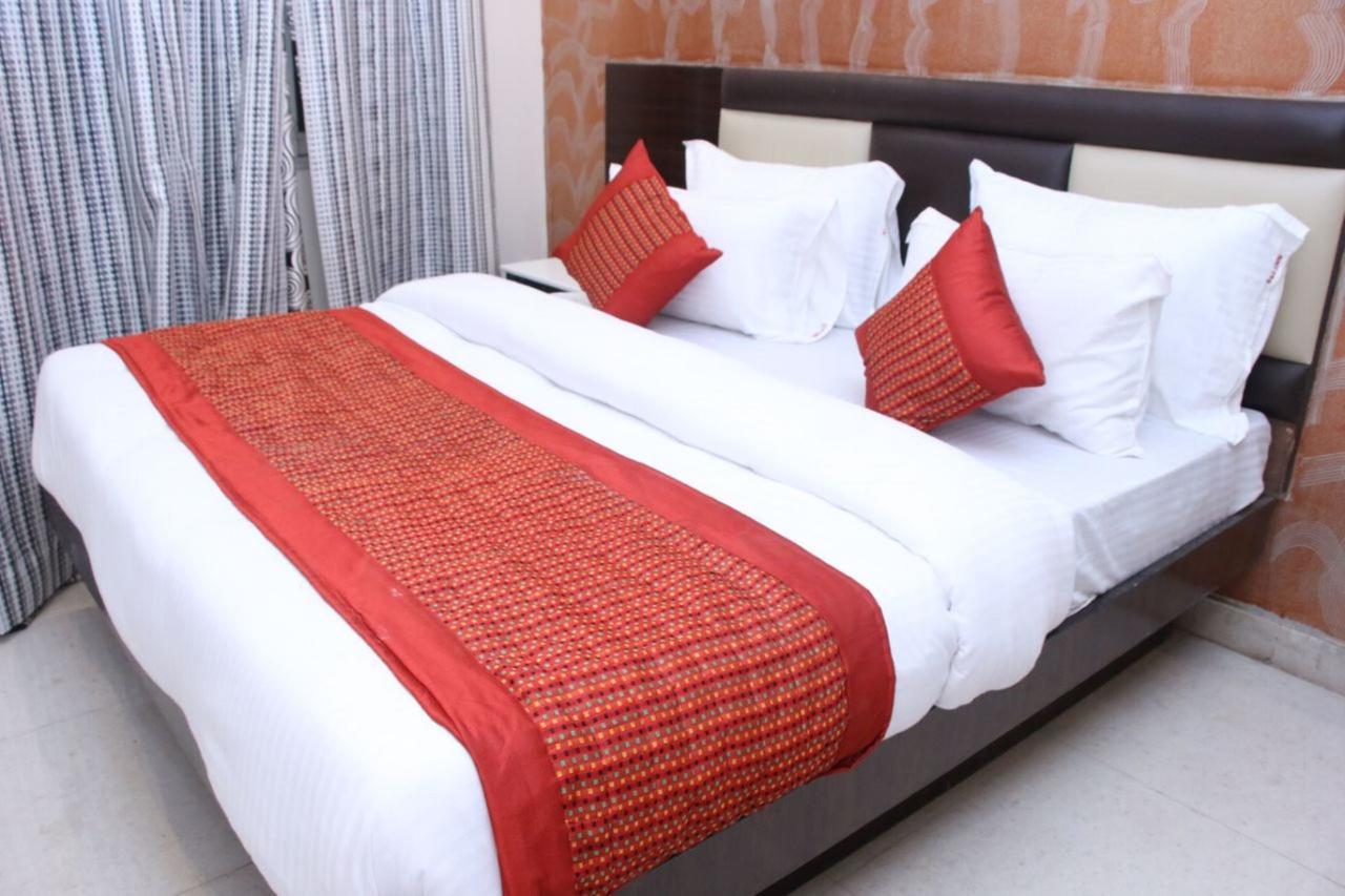 Hotel Snow White Inn Нью-Дели Экстерьер фото