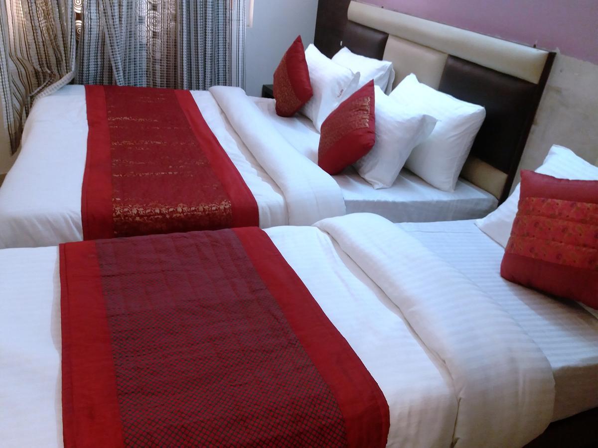 Hotel Snow White Inn Нью-Дели Экстерьер фото